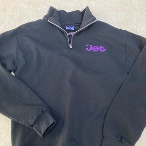 Jet pullover sweatshirt.